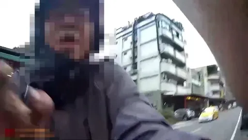 路邊拆解機車遭盤查　囂張毆警！三峽警負傷搏鬥逮偷車賊