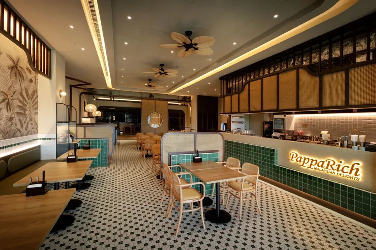 金爸爸LaLaport台中店，融合馬來當地茶店鐵窗花、娘惹磚等傳統元素，營造濃厚馬來風情。欣葉提供