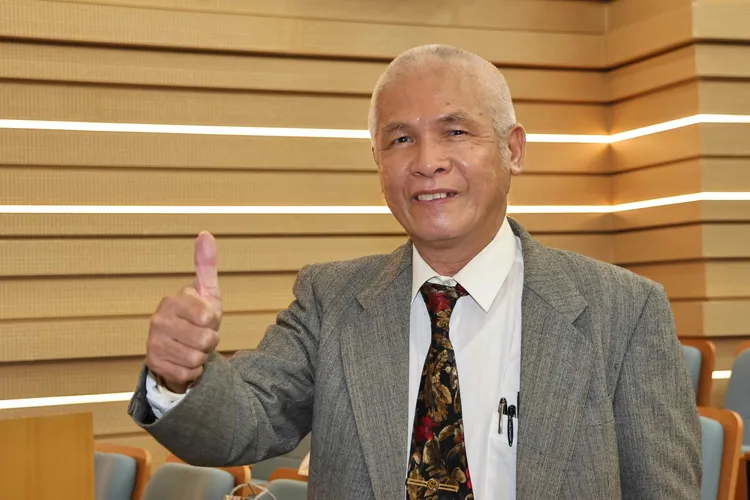 童先生形容，這是「吸氣憋氣就可以完成」的療程。施昂強攝