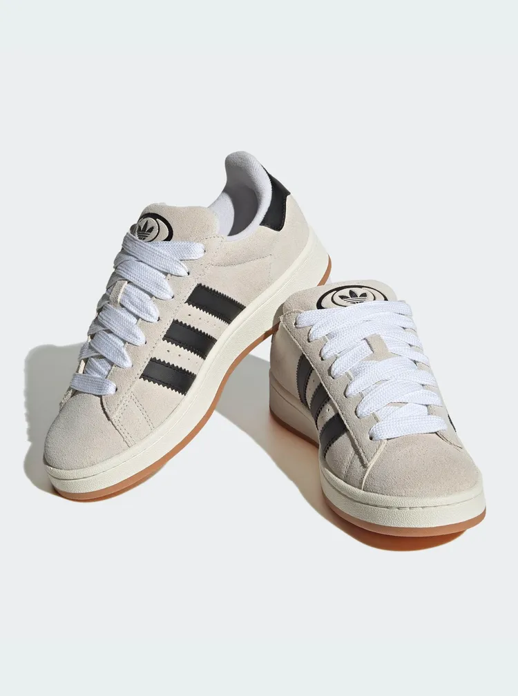 男款Campus 00s白色麂皮復古滑板鞋，3690元。品牌提供