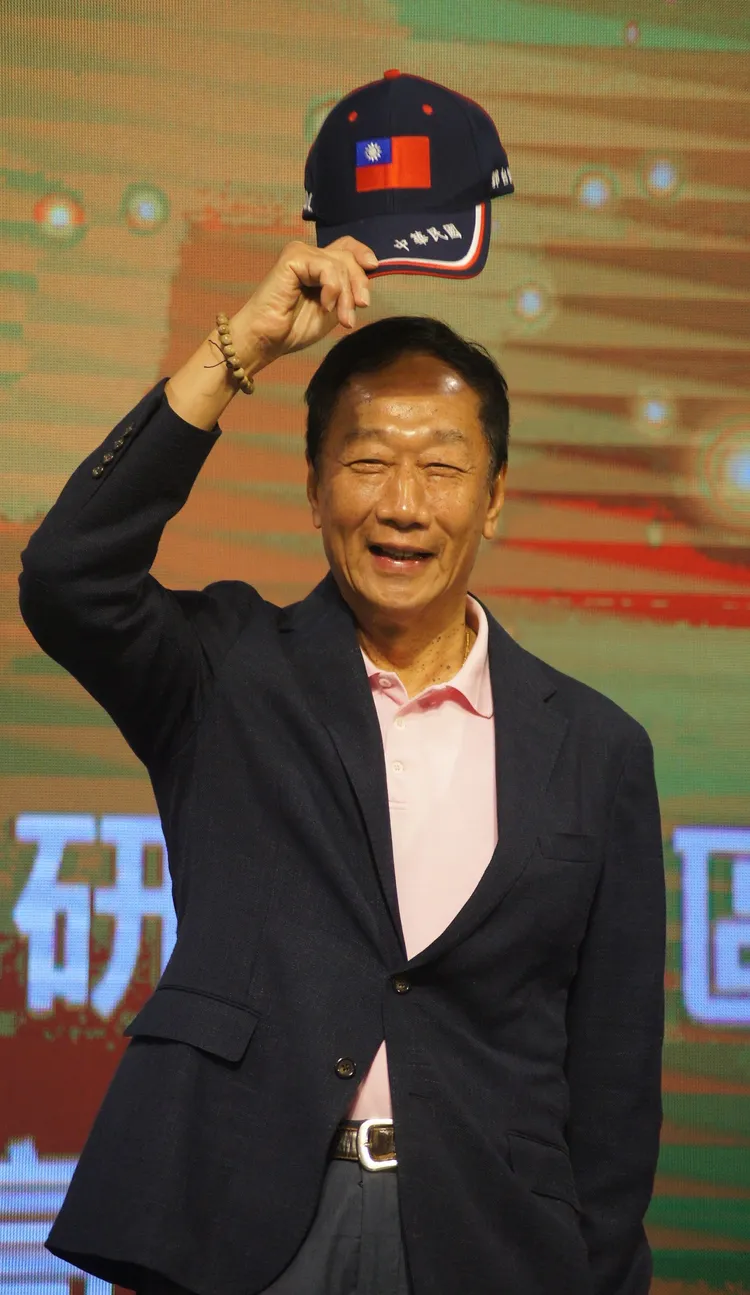 郭台銘說，可在半屏山下蓋小型核電廠。凃建豐攝