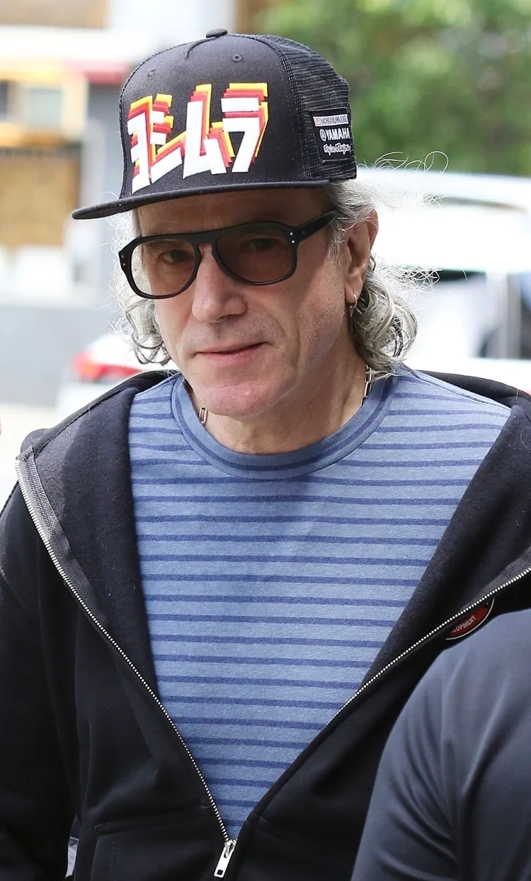 丹尼爾戴路易斯昨天被拍到現身紐約街頭。達志