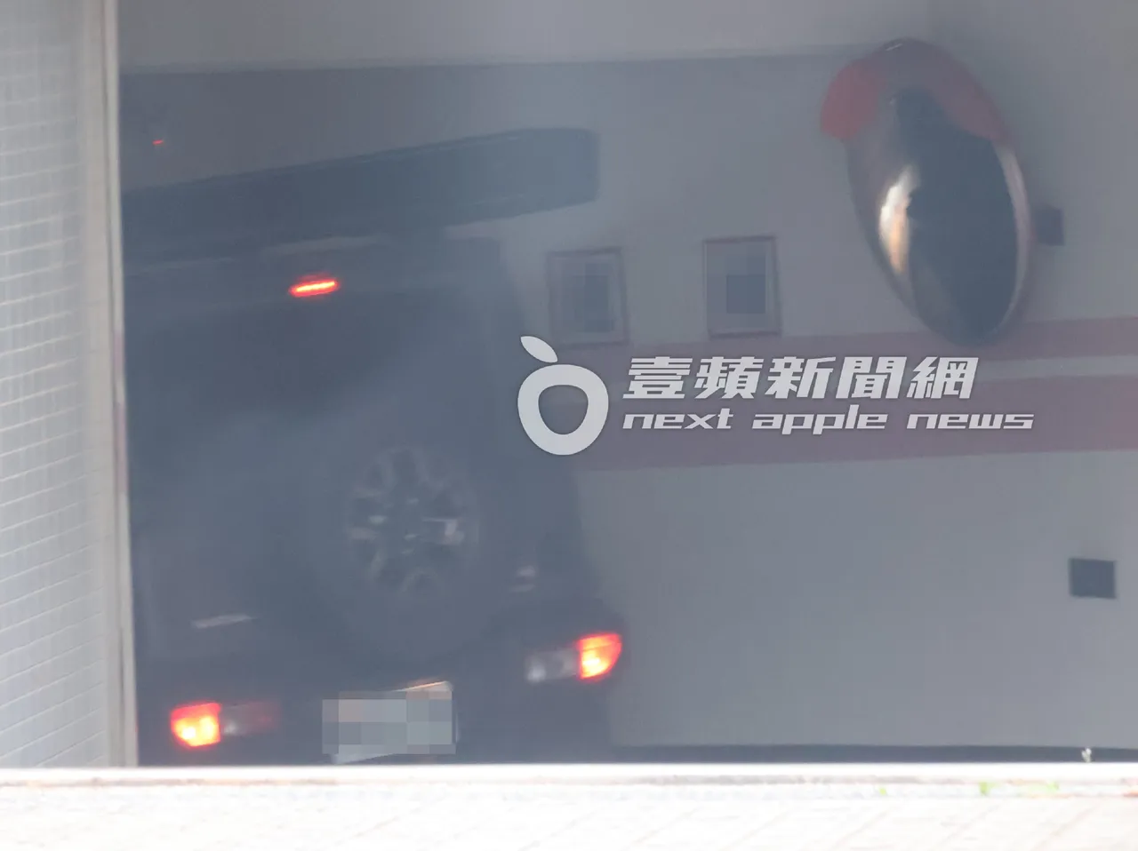 王少偉開著露營車到許藍方香閨接送,再一路狂飆接回他家。特勤中心攝