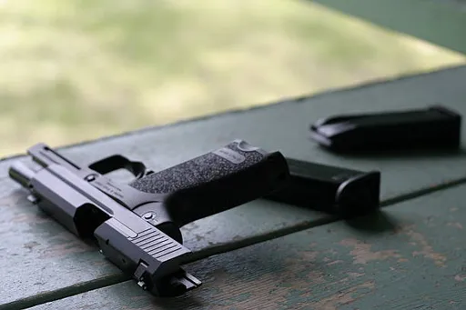 一頁式廣告也賣槍？警花7千元喬裝下單　拆開包裹竟是這個