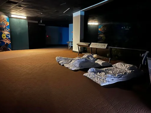 抱怨夜宿海生館「一整個覺得被騙!」 留言反被網轟爆了