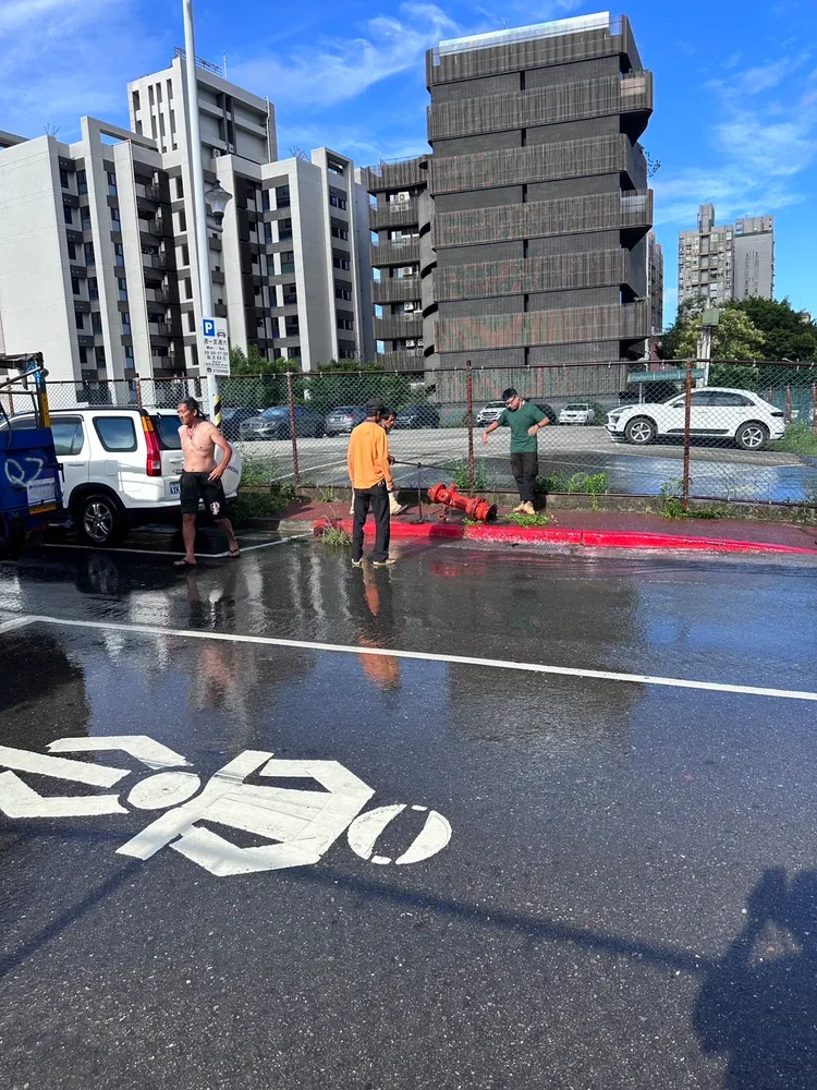 相關人員到場處理。翻攝畫面