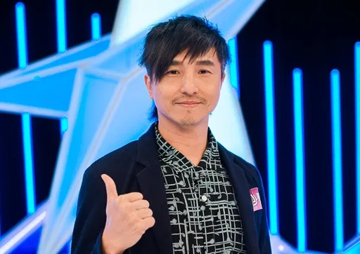 胡瓜節目改版警告「高血壓、心臟不好別玩」 王少偉慘跌2.4公尺陷阱