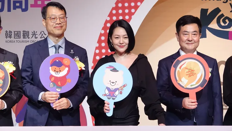 小S(中)說暑假要帶小孩去韓國玩。莊宗達攝