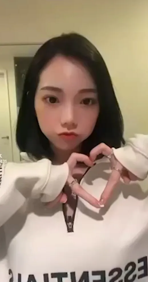 早安!用手指比愛心讓你元氣滿滿。TikTok :chu.41431