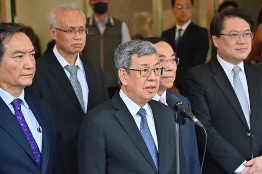 徐巧芯曝綠營大咖和im.B主嫌合照!驚見鄭文燦 陳建仁說話了