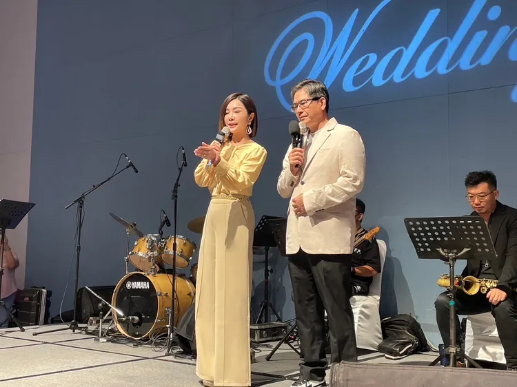 陳美鳳（左）和洪都拉斯在喜宴上致詞。民視提供