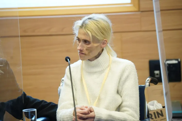 以色列名模卡琳鮑曼因罹患神經性厭食症13年，瘦成紙片人，上週二因感染肺炎惡化病逝。翻攝《THE TIMES OF ISRAEL》