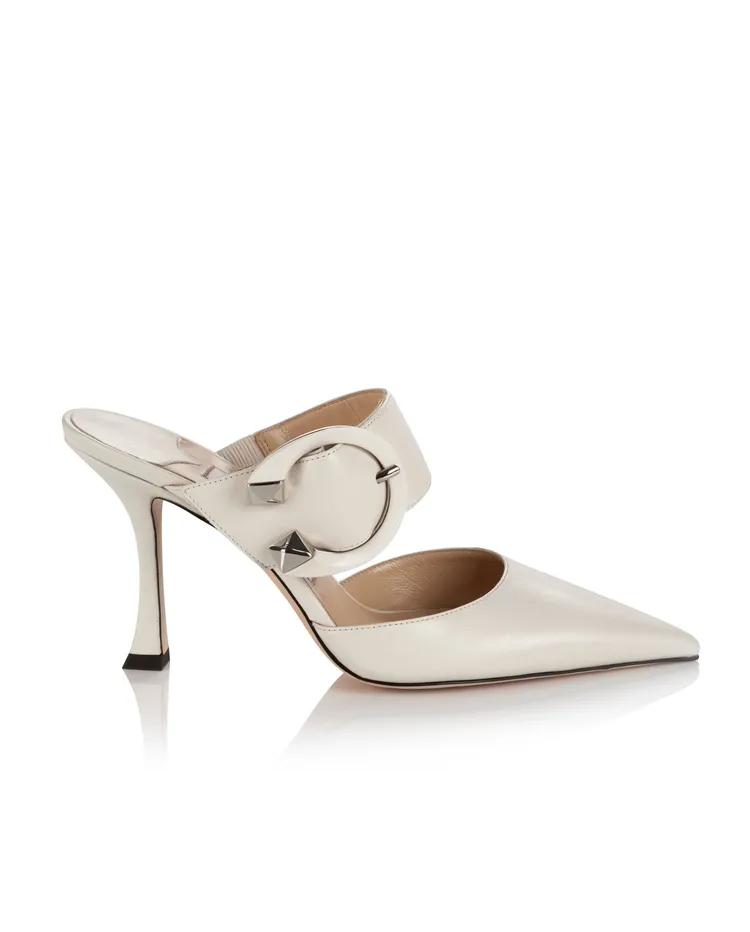 JIMMY CHOO Magie尖頭穆勒鞋，4萬800元。品牌提供