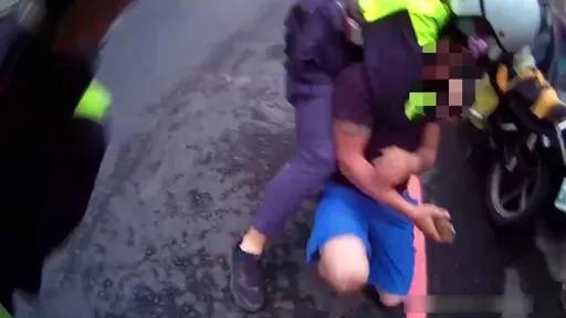 見警拔腿落跑百米 蘆洲警飛撲逮逃逸移工