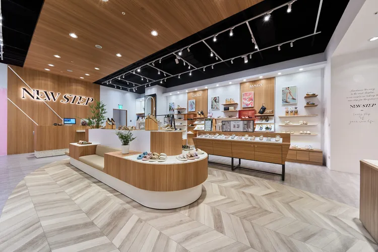 「NEW STEP」首店插旗台中LALAPORT，四大熱門品牌一站購齊。業者提供