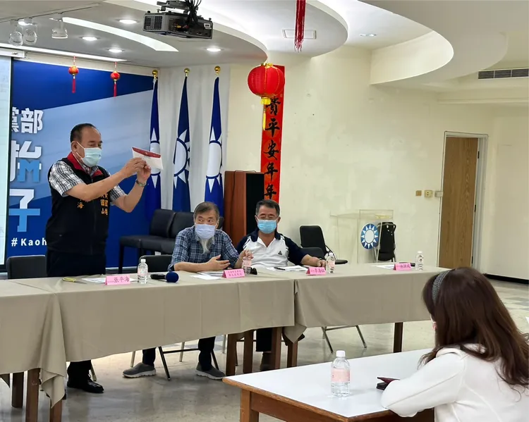 國民黨高雄市黨部早上公布左楠選區立委提名民調。 國民黨市黨部提供