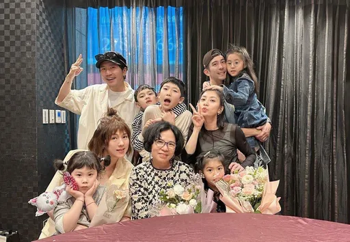 賈靜雯旋風返台過母親節 衛斯理與姊夫修杰楷搞笑求生存