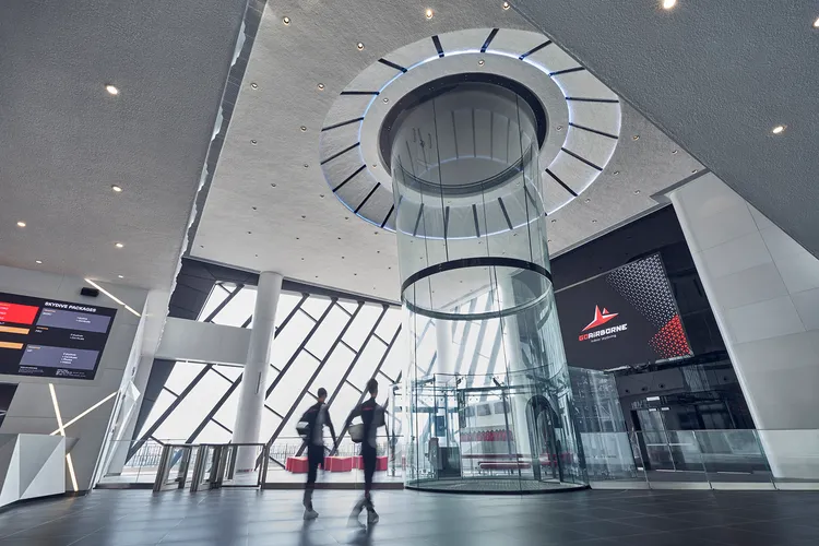 GoaAirborne 室內跳傘是澳門首家室內跳傘中心，初學者也能享受翱翔天際的快感。業者提供