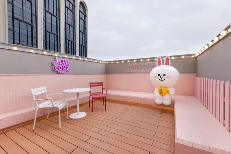 LINE FRIENDS 高級露台客房陽台。業者提供