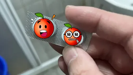 包包裡有「藍色藥丸」!女友稱是補鐵劑 他上網一查哀嘆:血淚教訓