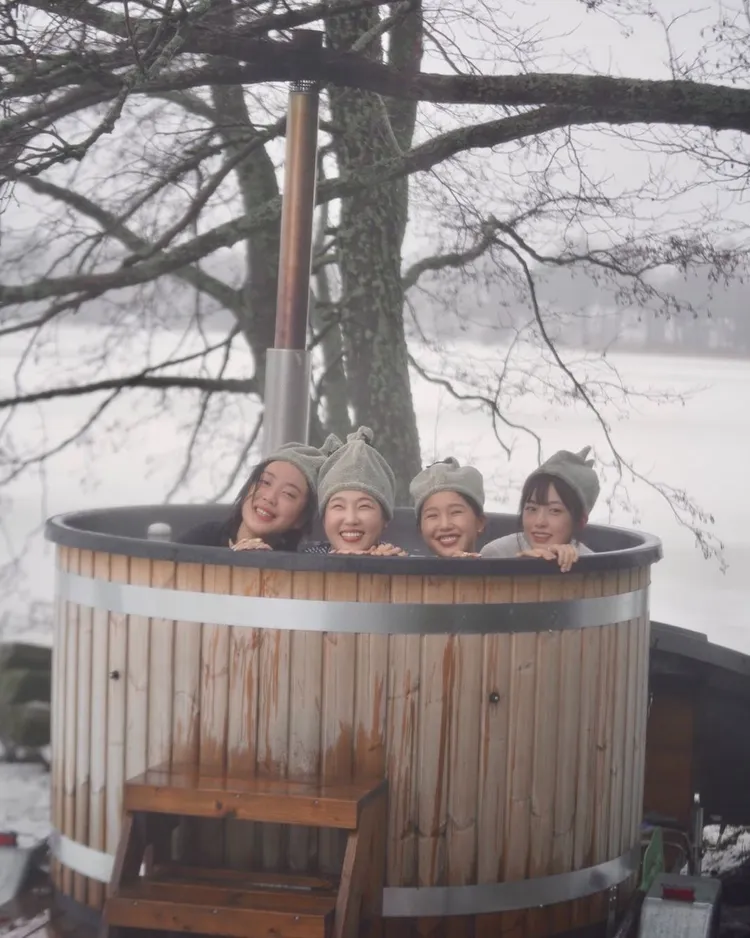 李泳知（左起）、李恩智、MIMI、安兪真第二季前往芬蘭抓「兔瓏」。friDay影音提供