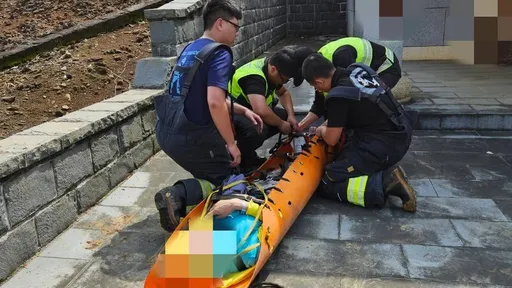 山區道路雨後泥濘濕滑　新北男掃墓失足跌落2米深山溝