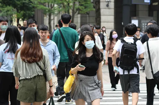 17縣市豪大雨特報、北部驟降13˚C　「瑪娃」明估轉強颱！台灣東側轉彎時間曝