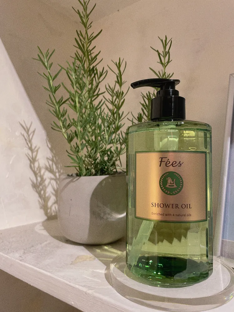 迷迭香精華沐浴油，520ml／1280元。張家玲攝