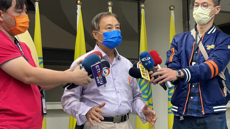 信義區松友里長張海秋怒斥徐巧芯「是紅衛兵，踩著同志的鮮血往上爬」。資料照片，彭欣偉攝