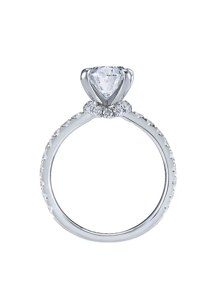 Epoch未來臻藏系列婚禮的祝福18K白金鑲鑽戒指，主鑽2克拉，28萬9000元。品牌提供