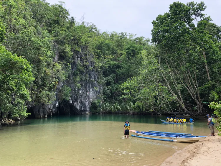 地下河洞穴入口外觀。中山大學提供