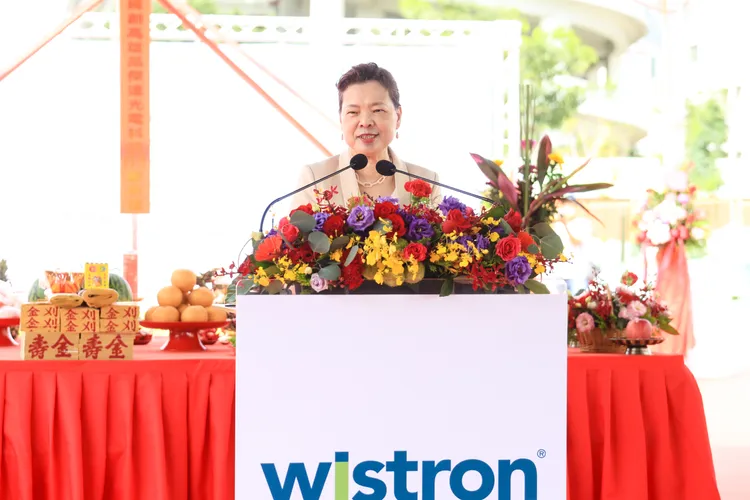 經濟部長王美花指出緯創落腳高雄是展現政府推動南、北均衡成果，將讓南部科技產業更加完整驅動產業轉型。經發局提供