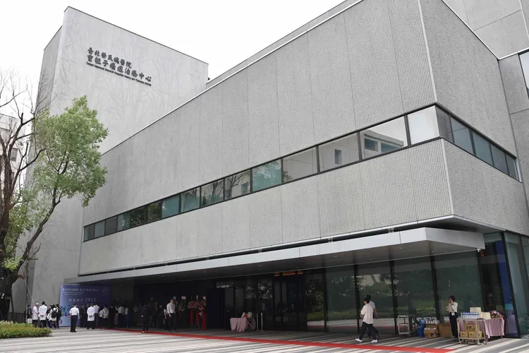 北榮重粒子癌症治療中心外觀。施昂強攝