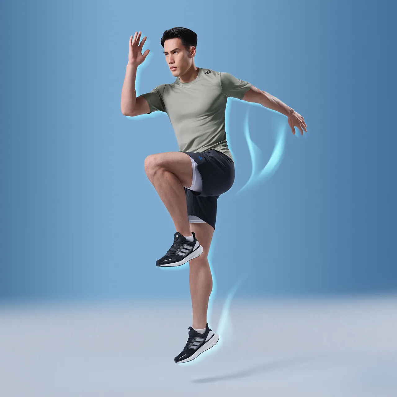 adidas Training Hiit服飾系列採用HEAT.RDY透氣涼感科技，更加入Minimal Cling 3D波浪提花不貼膚面料，能擺脫運動流汗的黏膩感。品牌提供