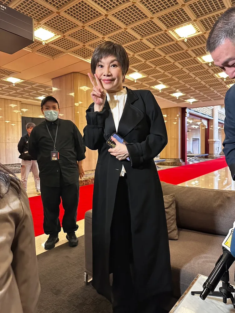 唐美雲賣萌希望觀眾走進劇院支持歌仔戲。蔡依庭攝