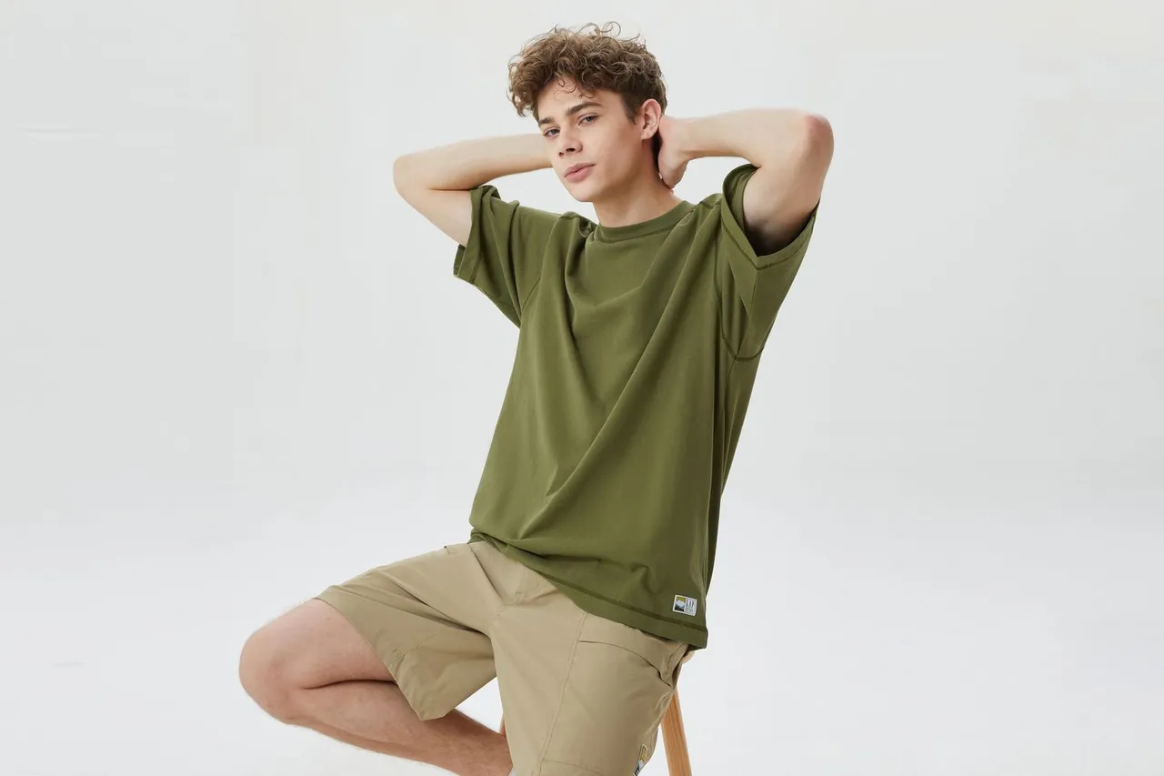 厚磅密織系列T恤,899元。品牌提供