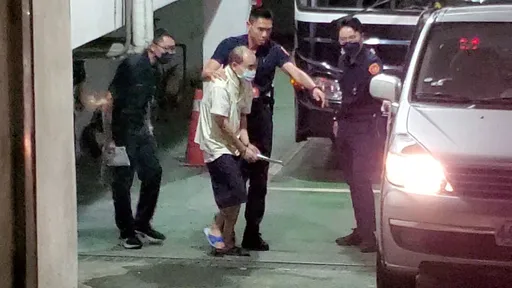 「爸爸倒在客廳」！她返家驚見夫倒血泊慘死　竟是兒冷血拿啞鈴弒父