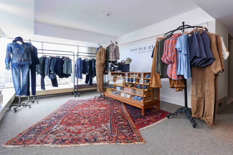 Double RL系列則以探索加州曠野生活的大膽意象為發想。品牌提供