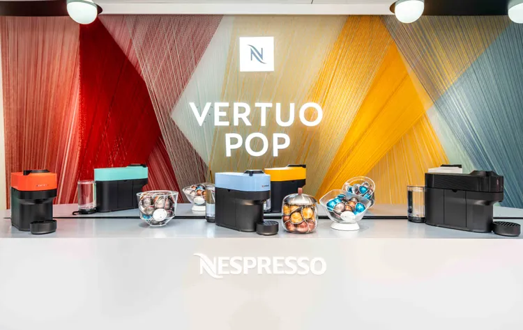 Nespresso邀請消費者化身玩色風格師，體驗現場VERTUO POP全系列6色咖啡機，感受擁有2.5公分厚Crema的臻選厚萃咖啡。業者提供