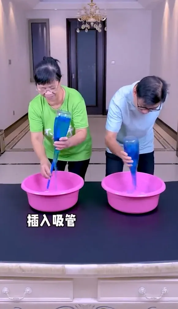 比賽遊戲還要有招數。YouTube@Positive Energy-Funny family 提供