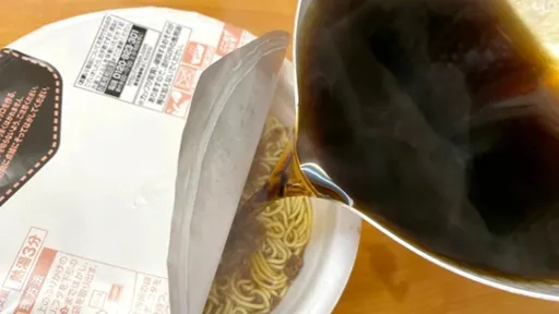 用可樂泡麵「吃過就回不去了」　日媒實測大讚：對味蕾產生巨大衝擊