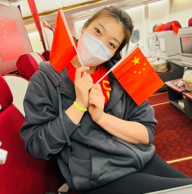 中國女籃國家隊球星李夢不時與球迷分享她的愛國心。翻攝微博/李夢