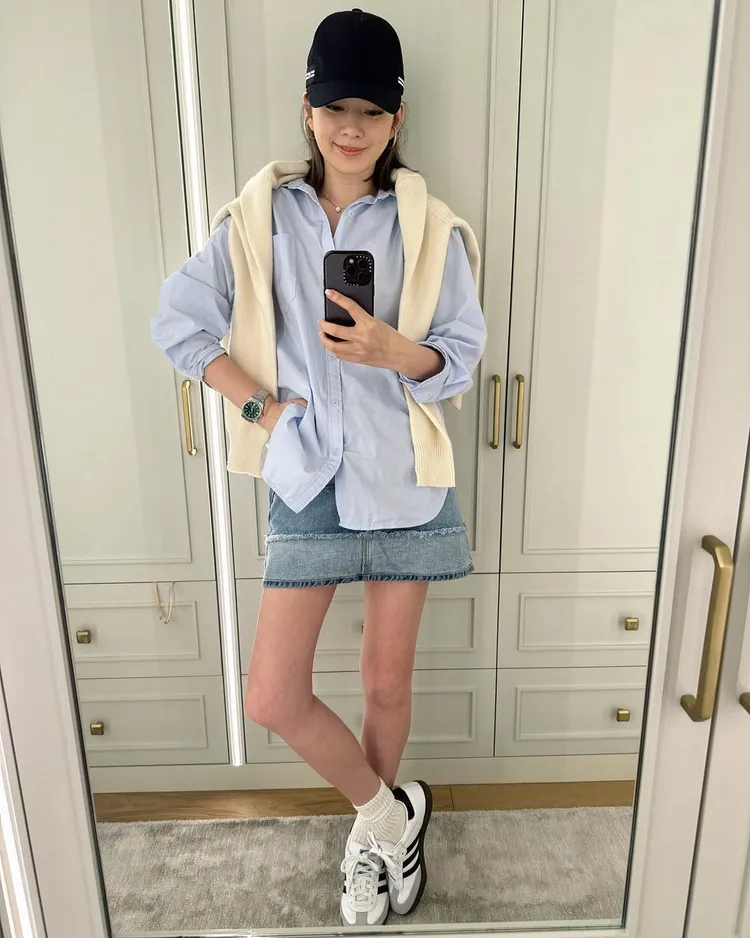 Melody以一身清麗的打扮秀美腿和超難買的Samba鞋。翻攝melodykliu IG