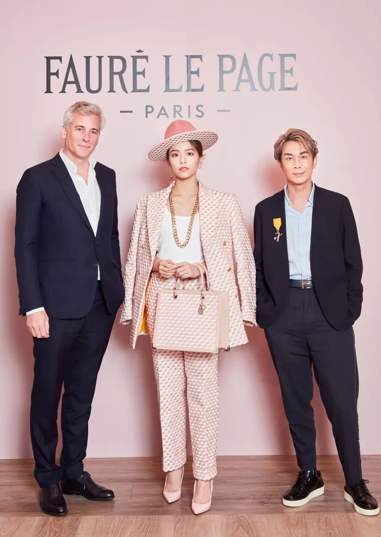 除了宋芸樺（中）外，品牌創意總監Augustin de Buffévent（左）及知名造型師陳孫華（右），也特地為此新品發表站台。品牌提供