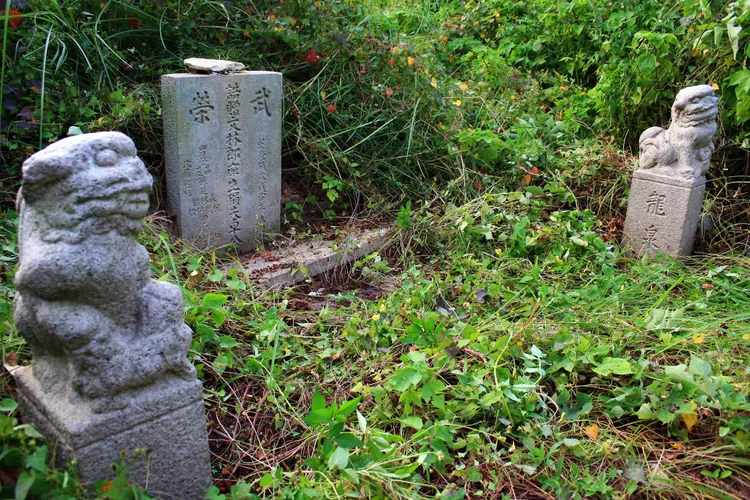 卓夢采墓在2006年12月5日經高雄市政府宣告為市定古蹟。文化局提供