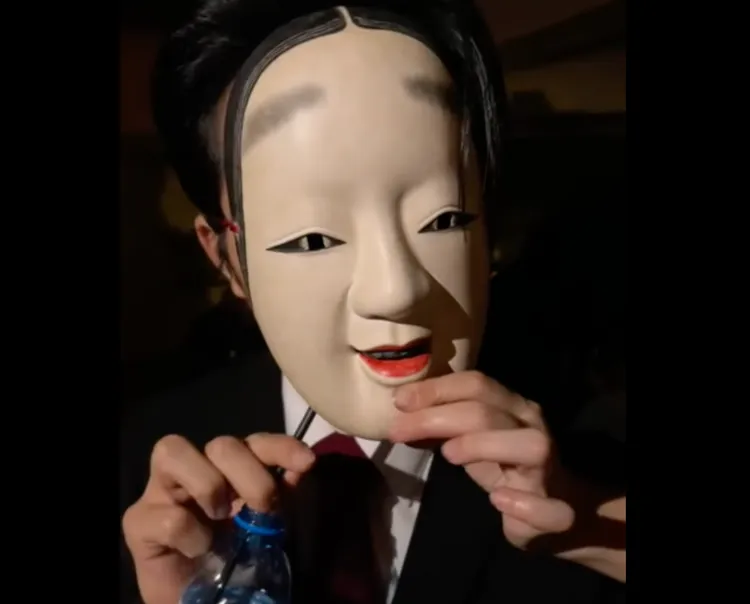 大魔王「NOH」口渴喝水。翻攝姚淳耀臉書