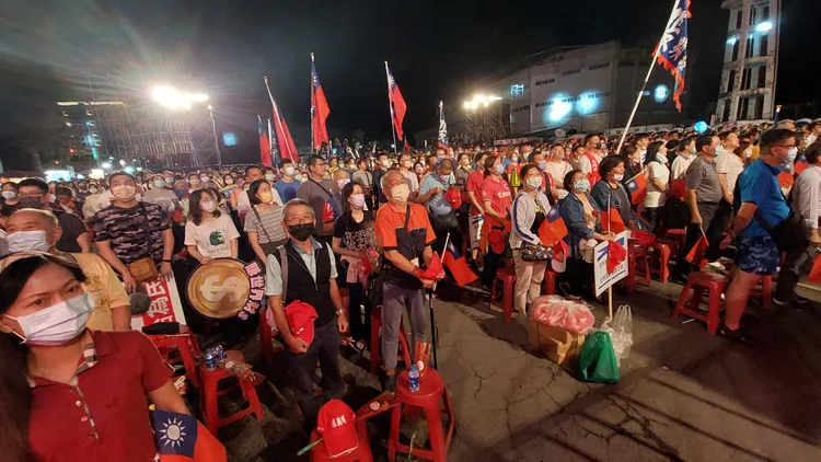 郭台銘造勢晚會先唱國歌。 凃建豐攝