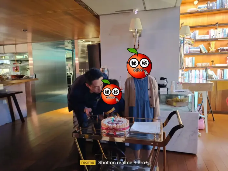 汪小菲替兒子汪希箖（中）慶生，女兒玥兒也有出席。翻攝汪小菲抖音