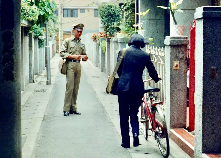 庹宗華（左）當時年僅20歲。海鵬影業提供
