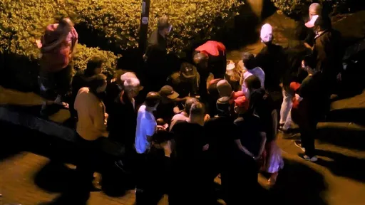 公園聚眾賭博!三重警一舉逮15人 賭客慌喊:我沒有賭啦!